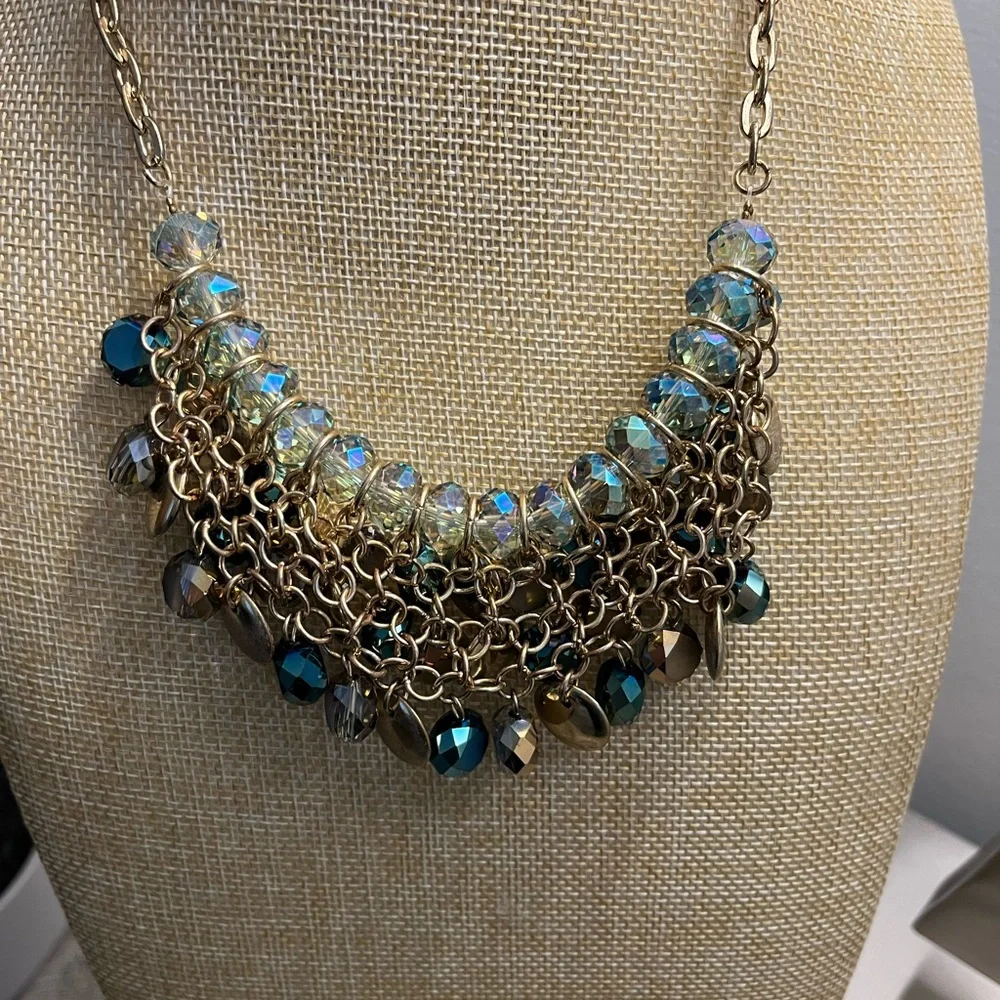 Teal Crystal glass and gold necklace - Picture 5 of 6